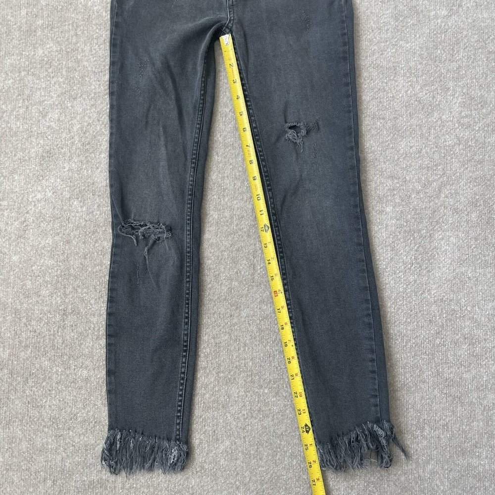 Free People Jeans Womens 24 Gray/Light Wash Black Distressed Stretch Fringe Hem - Picture 8 of 12